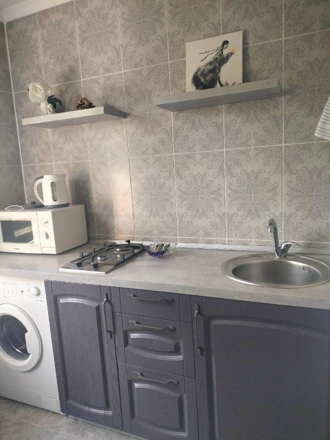 Квартира На Панфилова "Арбат" 1 Комн Almatî Exterior foto